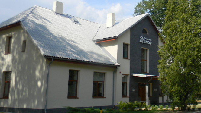 Usmas tautas nama ēka