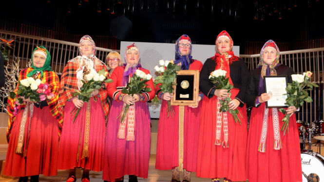 Etnogrāfiskais ansamblis ar balvu