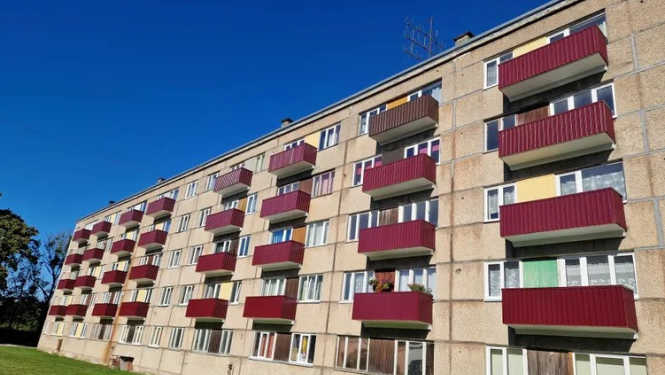 Atjaunotie balkoni Rūpnīcas ielā, Ugālē