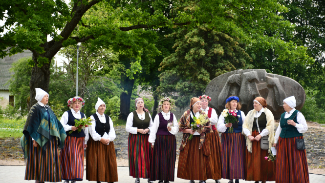 Folkloras grupas uzstāšanās