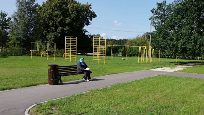 Labiekārtota vide sociālās rehabilitācijas centra ēkai Jūrkalnē