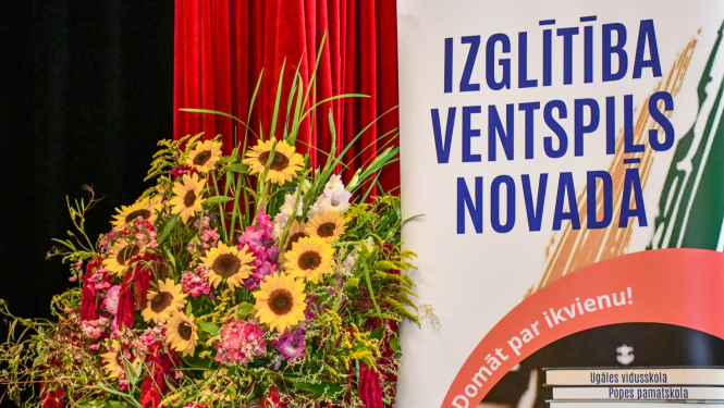 Saulespuķu izkārtojums