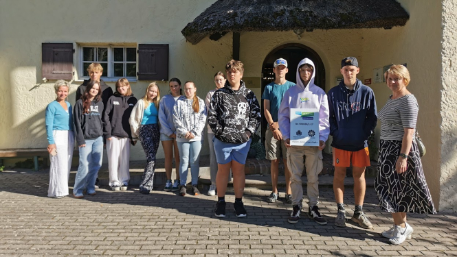 Jaunieši iepazīst tūrisma uzņēmumu darba ikdienu