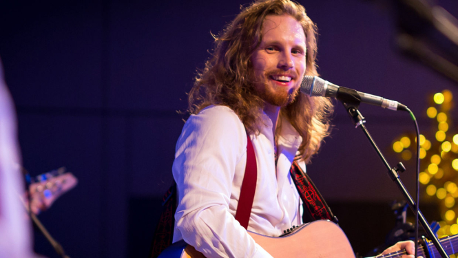 Dziedātāja Jorena Šteinhauera projekta “LV81” koncerts Piltenes kultūras namā