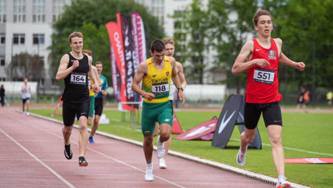 Puiši skrien distances