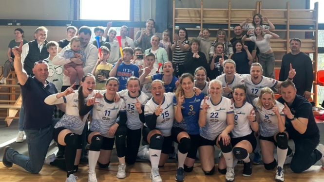 Ventspils novada sieviešu volejbola komandas meitenes iegūst 1. vietu Tukuma čempionātā