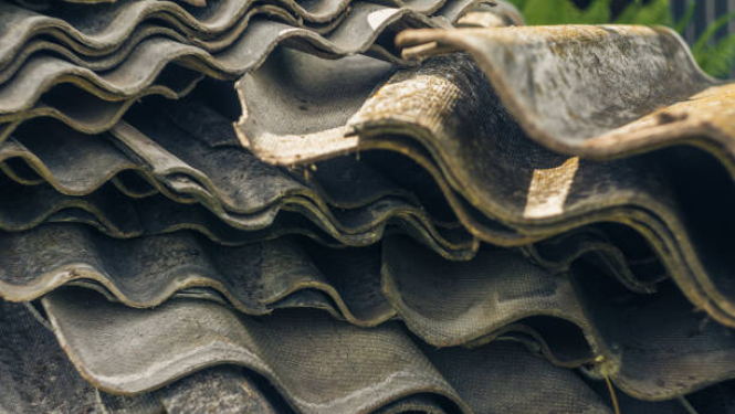 “Eco Baltia vide” piedāvā azbestu saturoša šīfera savākšanu visā Latvijā