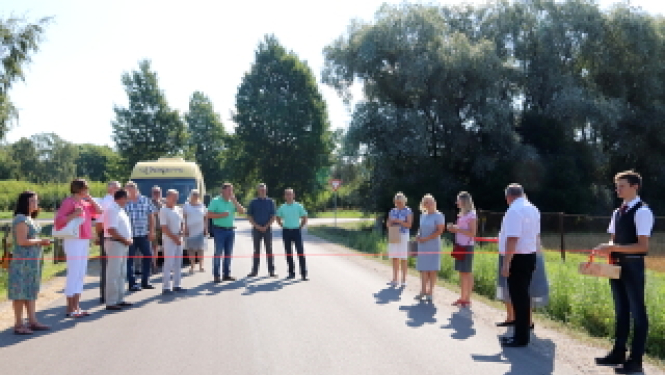 Svinīgi atklāts asfaltētais pašvaldības autoceļš