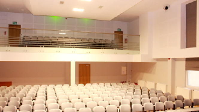 Tārgales pamatskolas pārbūvētā aktu zāle