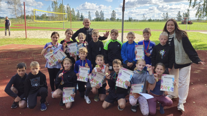 Apbalvoti sportisti U12 vecuma grupā