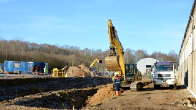 Ugālē pārbūvē vieglatlētikas manēžu