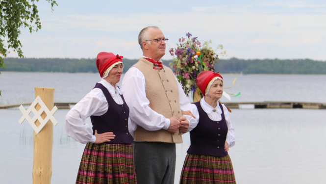 Dejo tautas deju kolektīvs