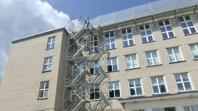 Notiek Ugāles vidusskolas jumta pārbūves darbi