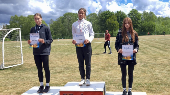 Sportisti ar diplomiem