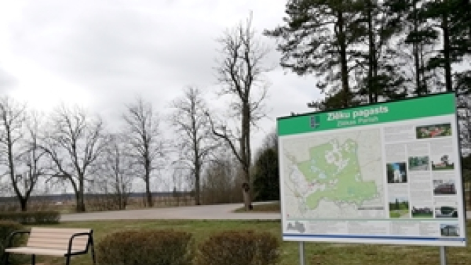 Tūrisma informācijas stends Zlēkās