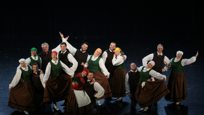 Dejo tautas deju kolektīvs