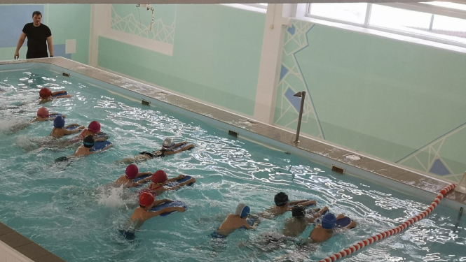 oktobra vidū plānots uzsākt peldētapmācības nodarbības Ventspils pilsētas un Ventspils novada 1. klašu skolēniem.