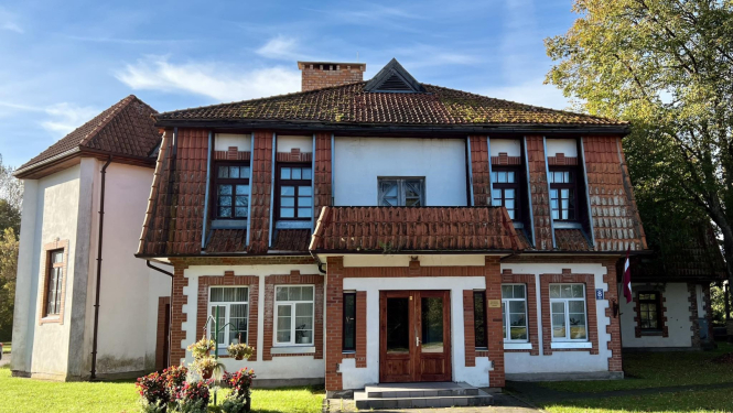 Piltenes kultūras nama ēka