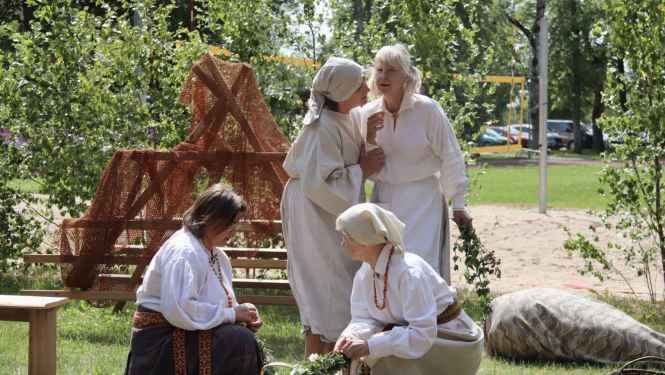 Tiek spēlēts teātris