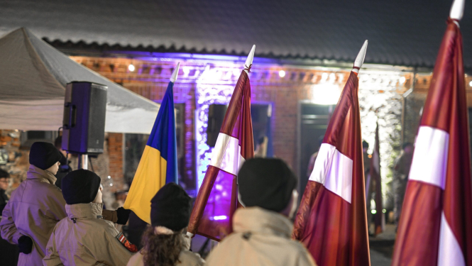 Jaunsargi ar Latvijas un Ukrainas karogiem