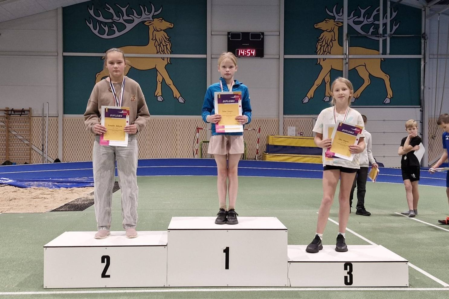 300 metru U12 meiteņu pjedestāls