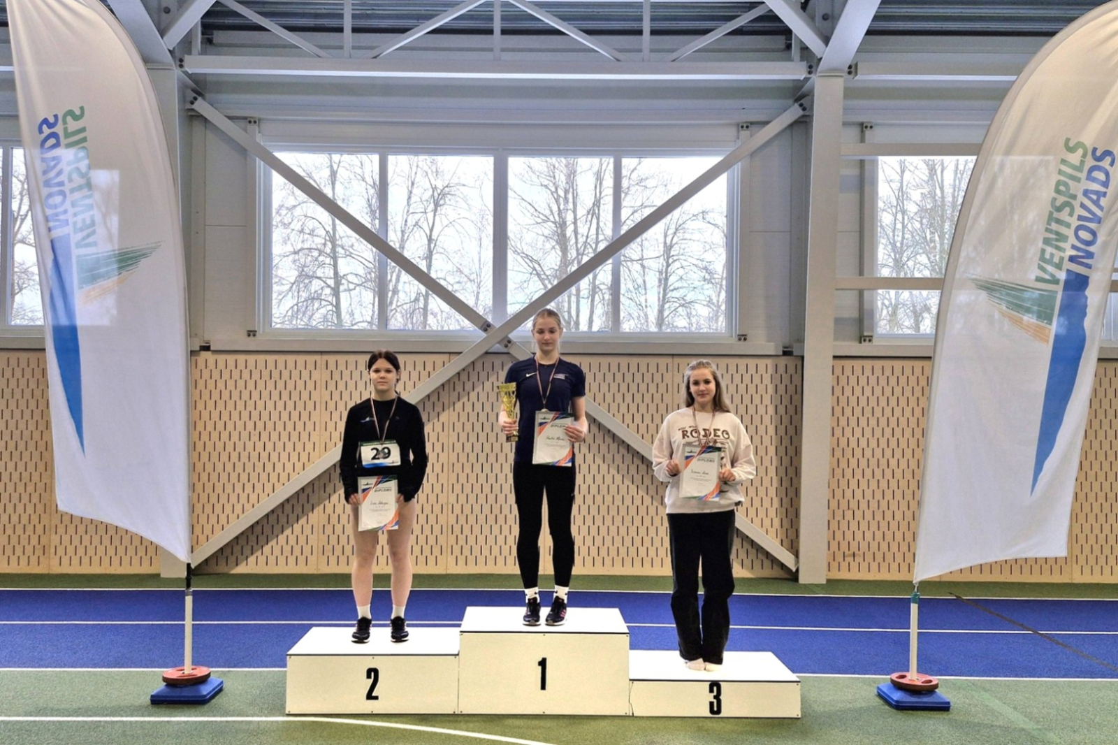 60 m barjerskrējiena meiteņu pjedestāls