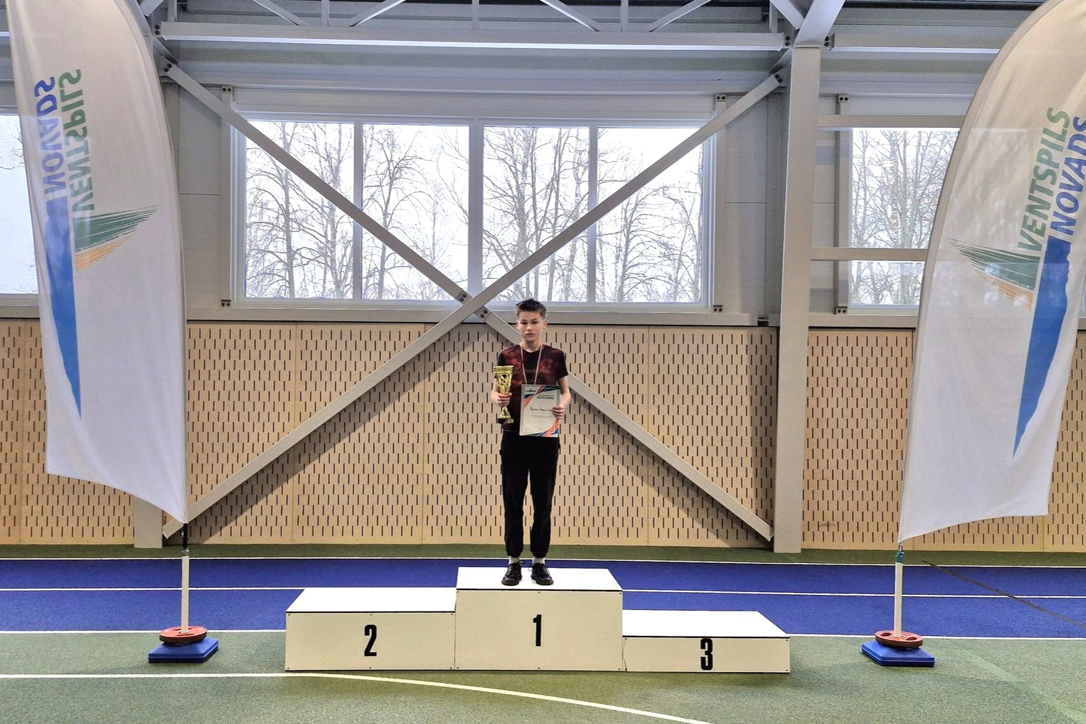 60 metru barjerskrējiena zēnu pjedestāls