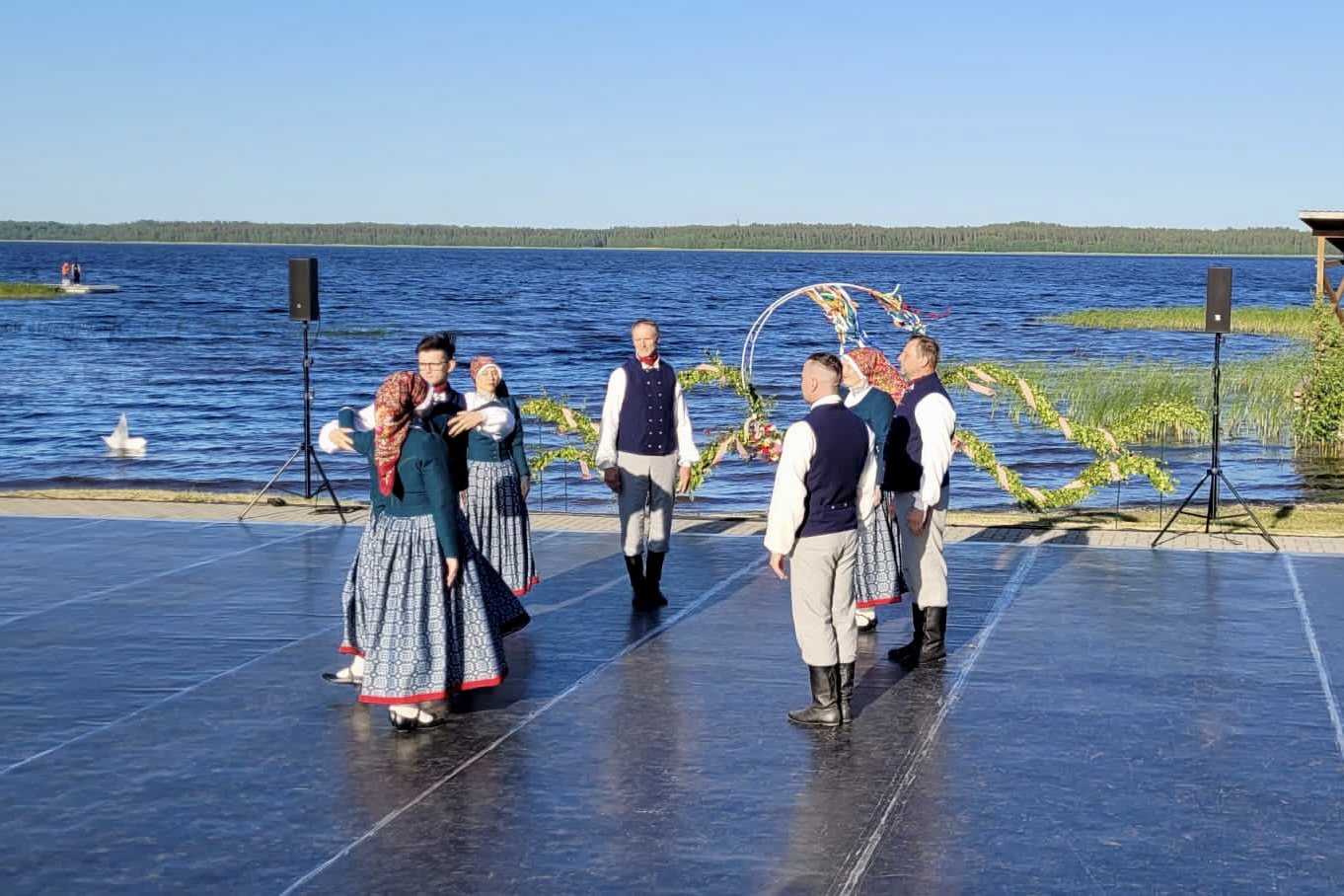 Dejo tautas deju kolektīvs