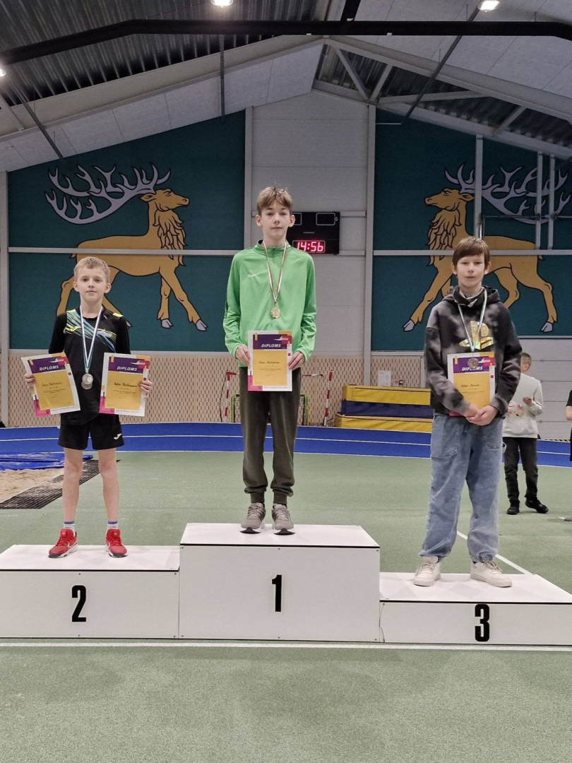 Augstlēkšanas U14 zēnu pjedestāls