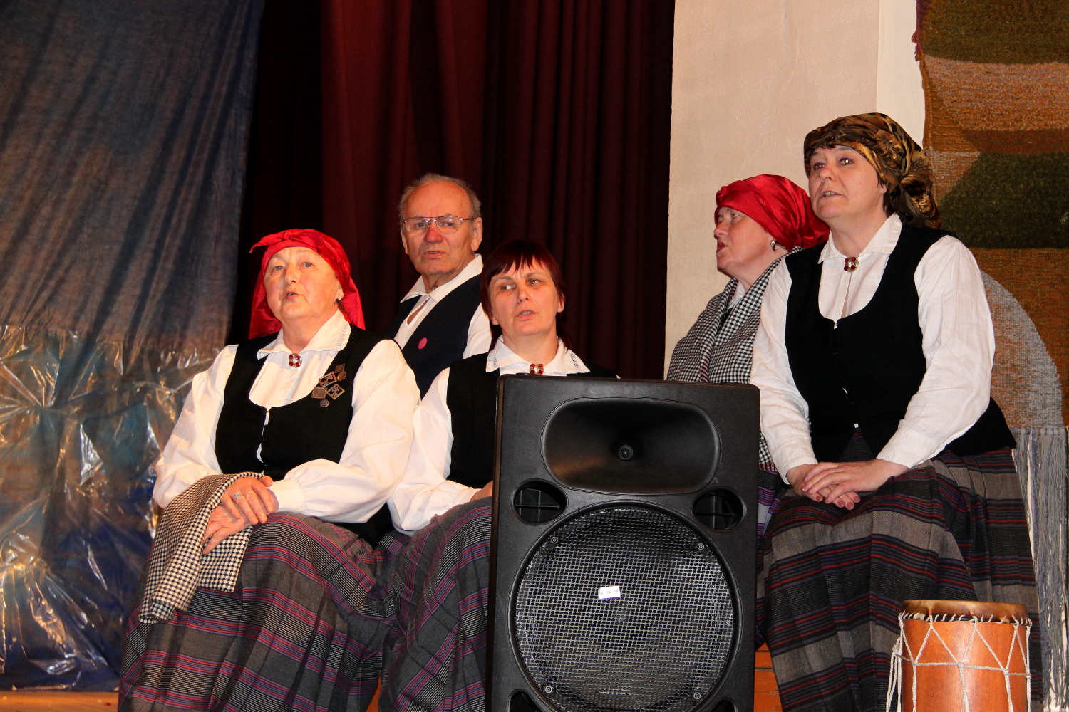 Dzied folkloras kopa