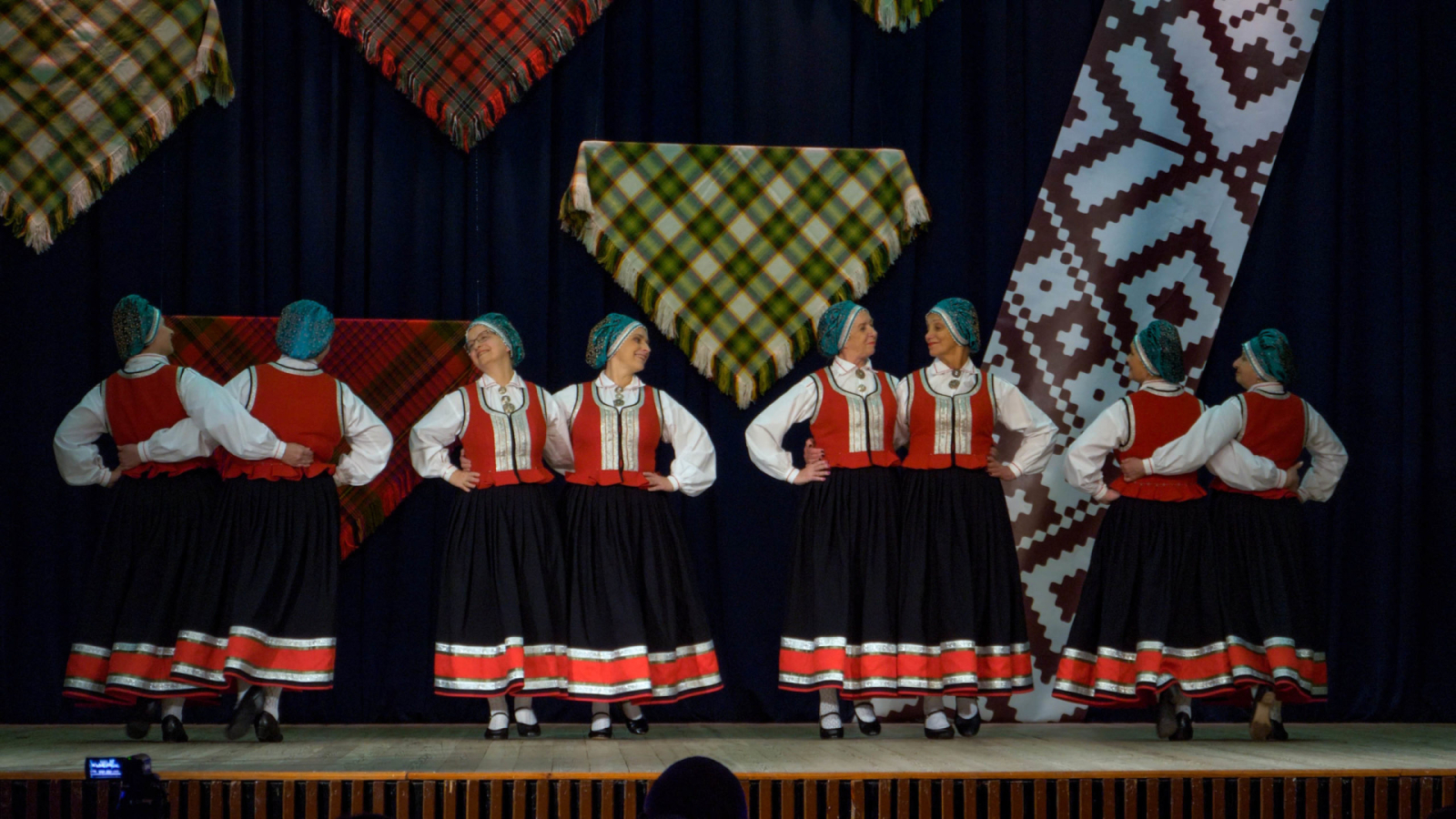 Dejo tautas deju kolektīvs