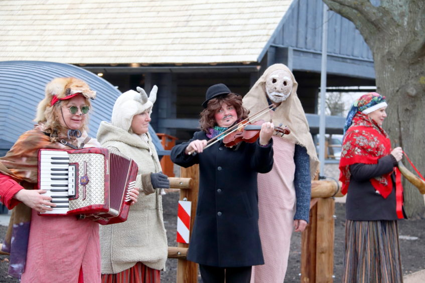 Folkloras kopa "Kāndla"