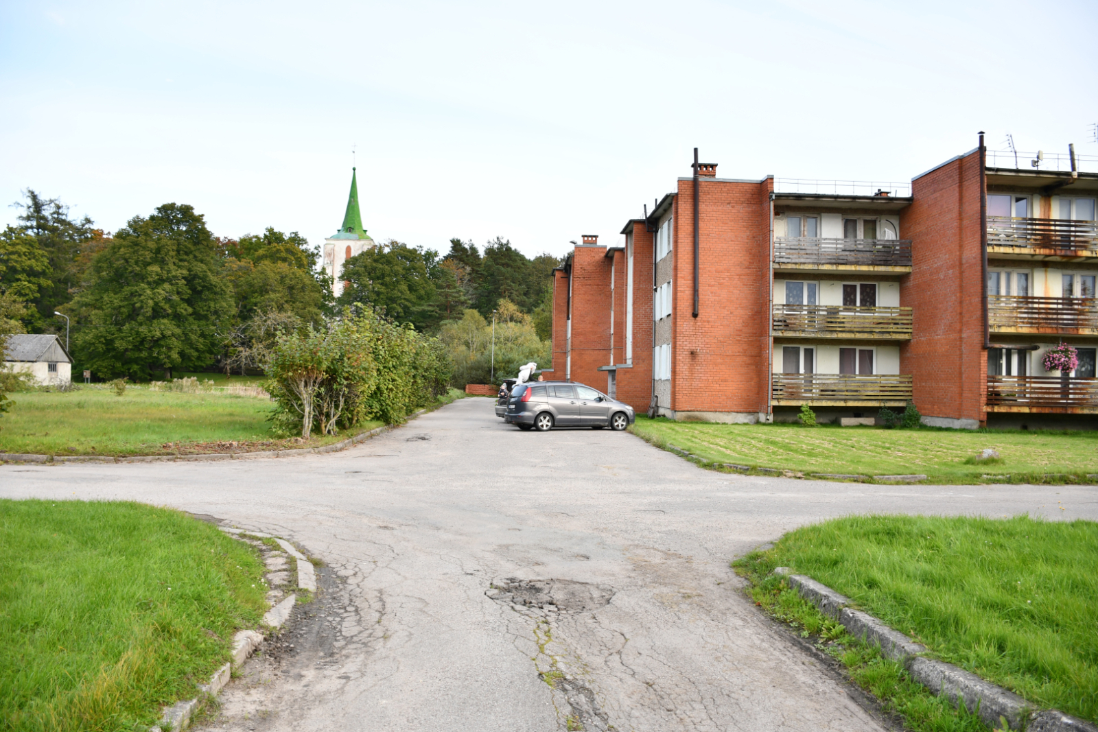 Pie "Purenēm plāno labiekārtot apkārtni"