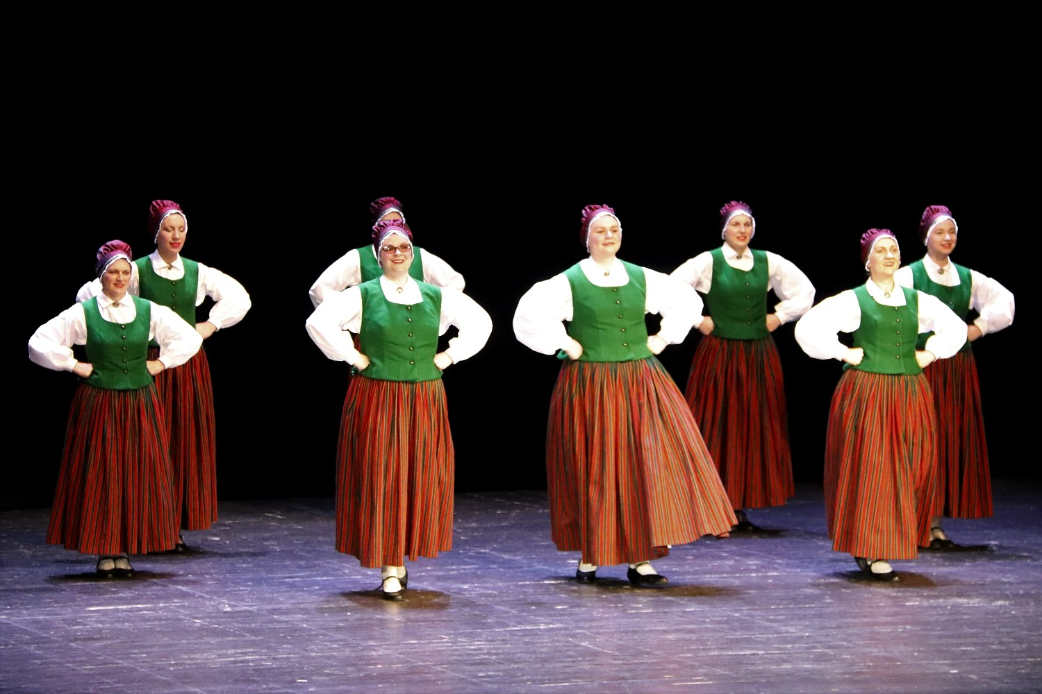 Dejo tautas deju kolektīvs