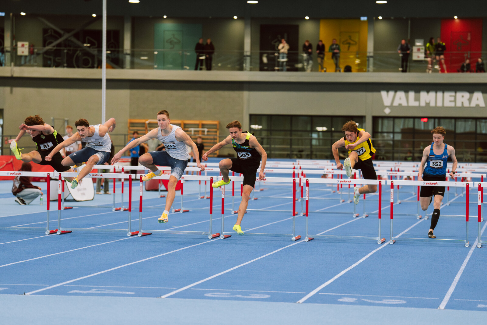 Elans barjerskrējienā