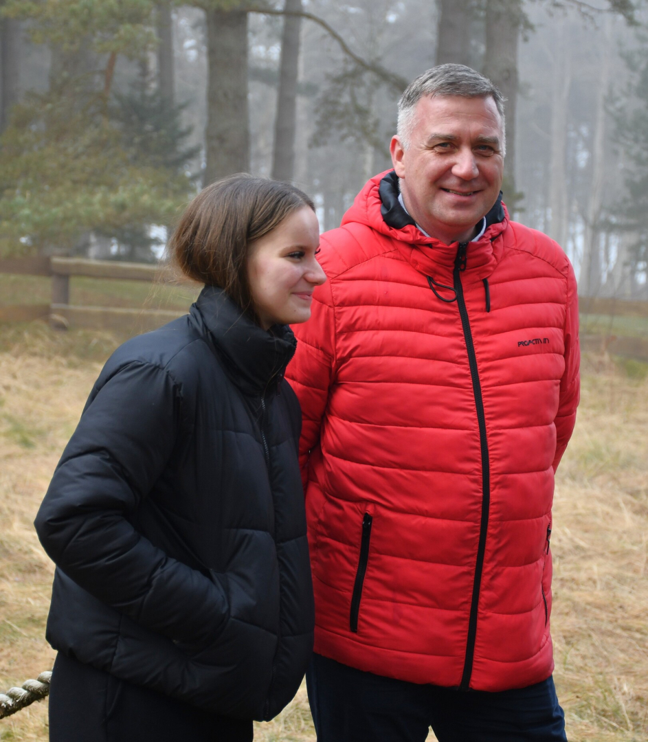 Agris Rozenfelds ar savu ēnotāju