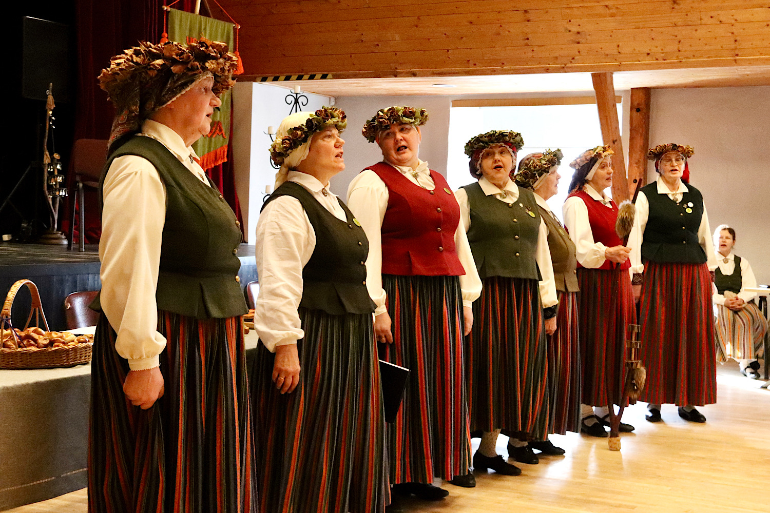 Dzied folkloras kopa