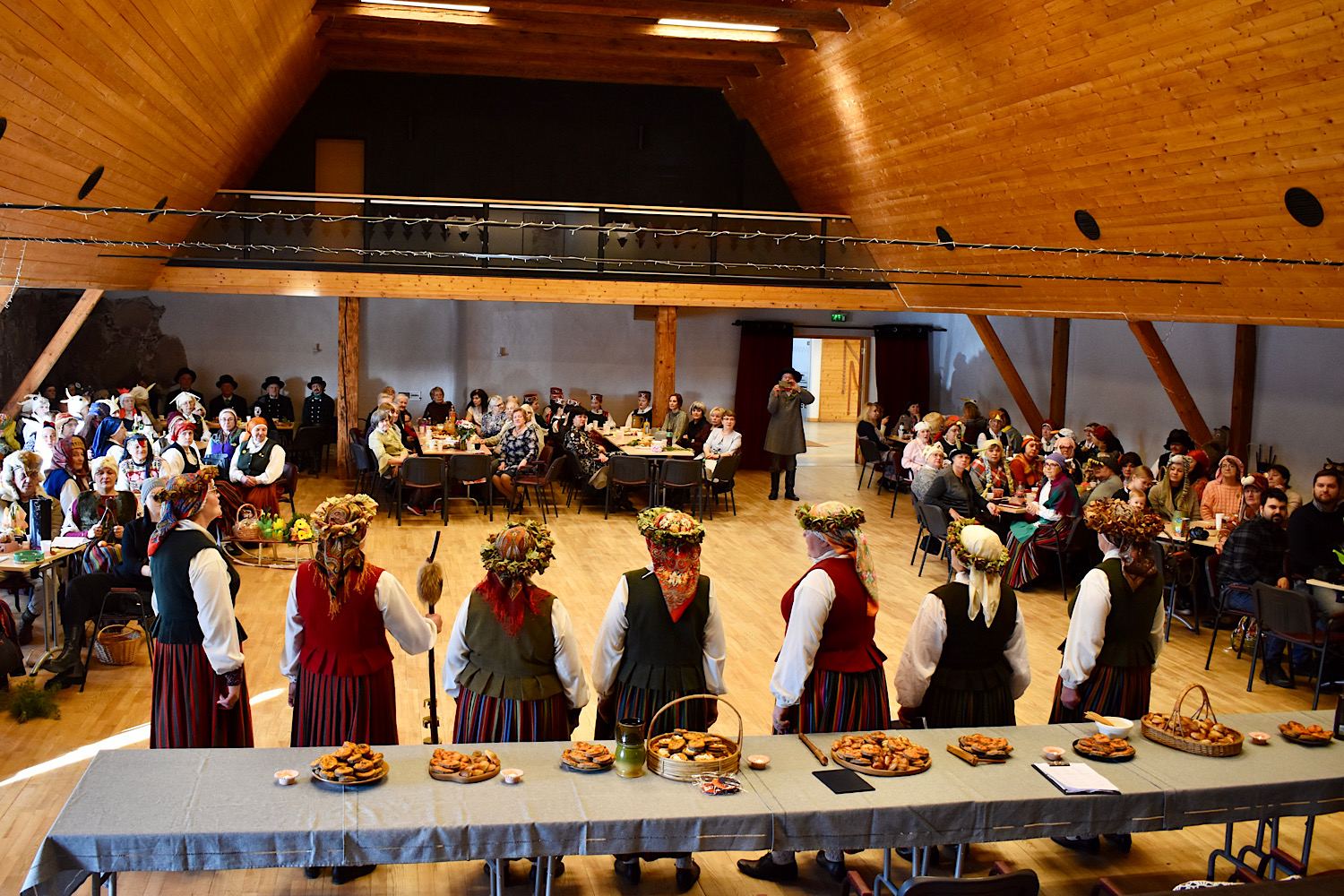 Dzied folkloras kopa