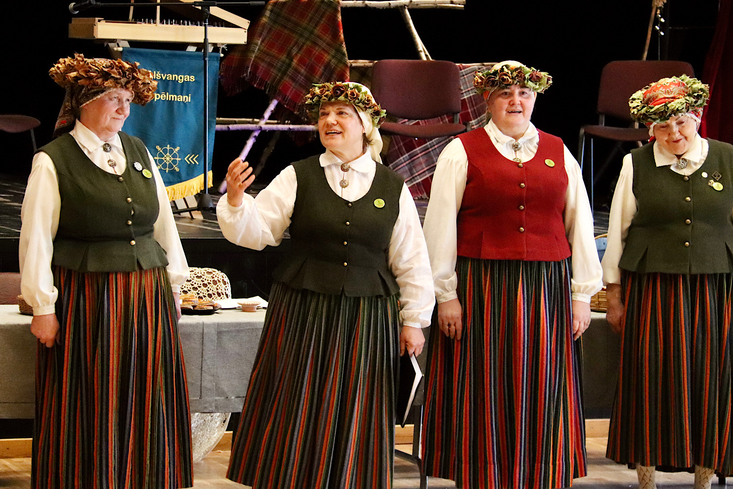 Dzied folkloras kopa