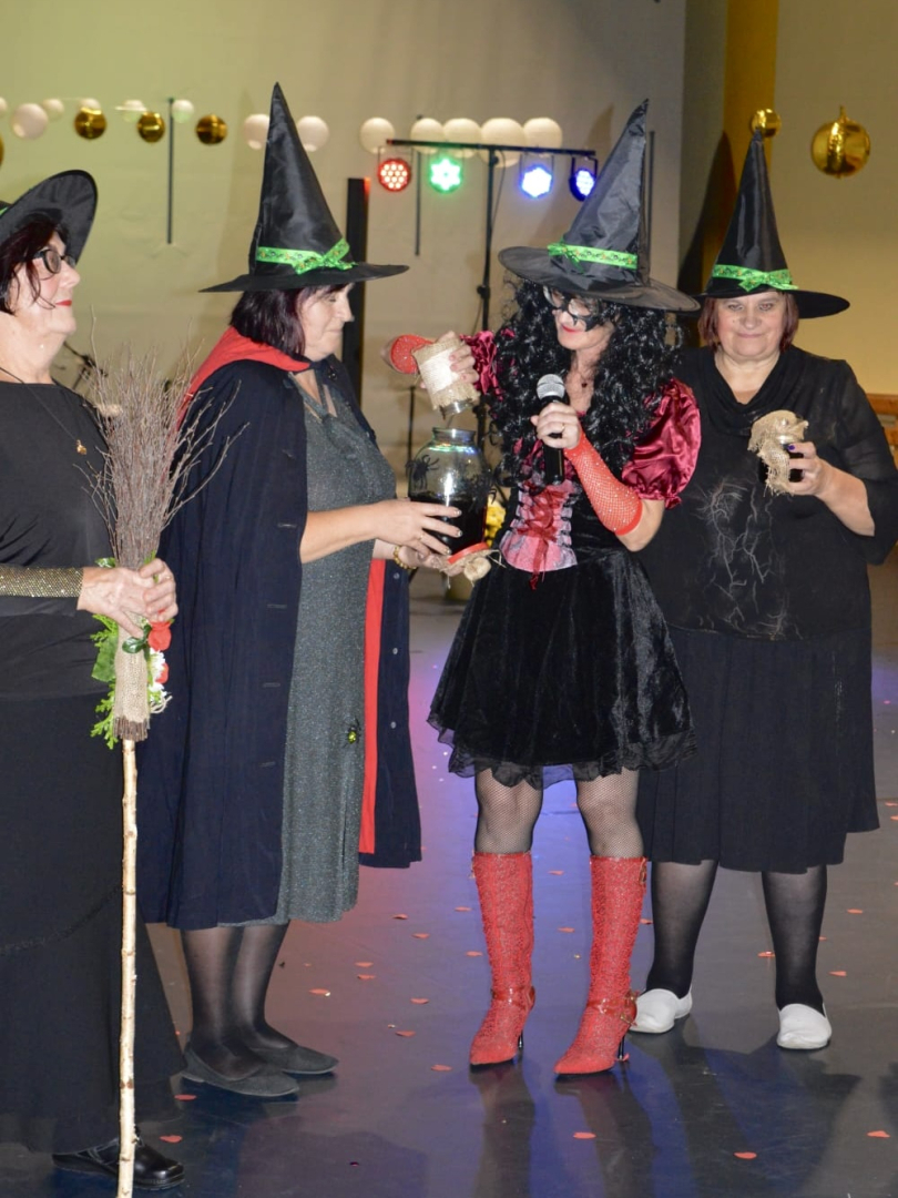 Amatierteātris “Vārava” svin 15. jubileju