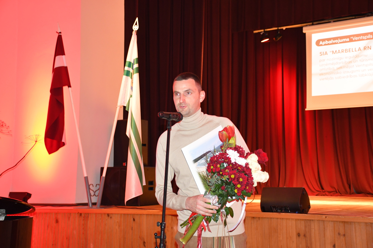 Tiek pasniegts Goda raksts