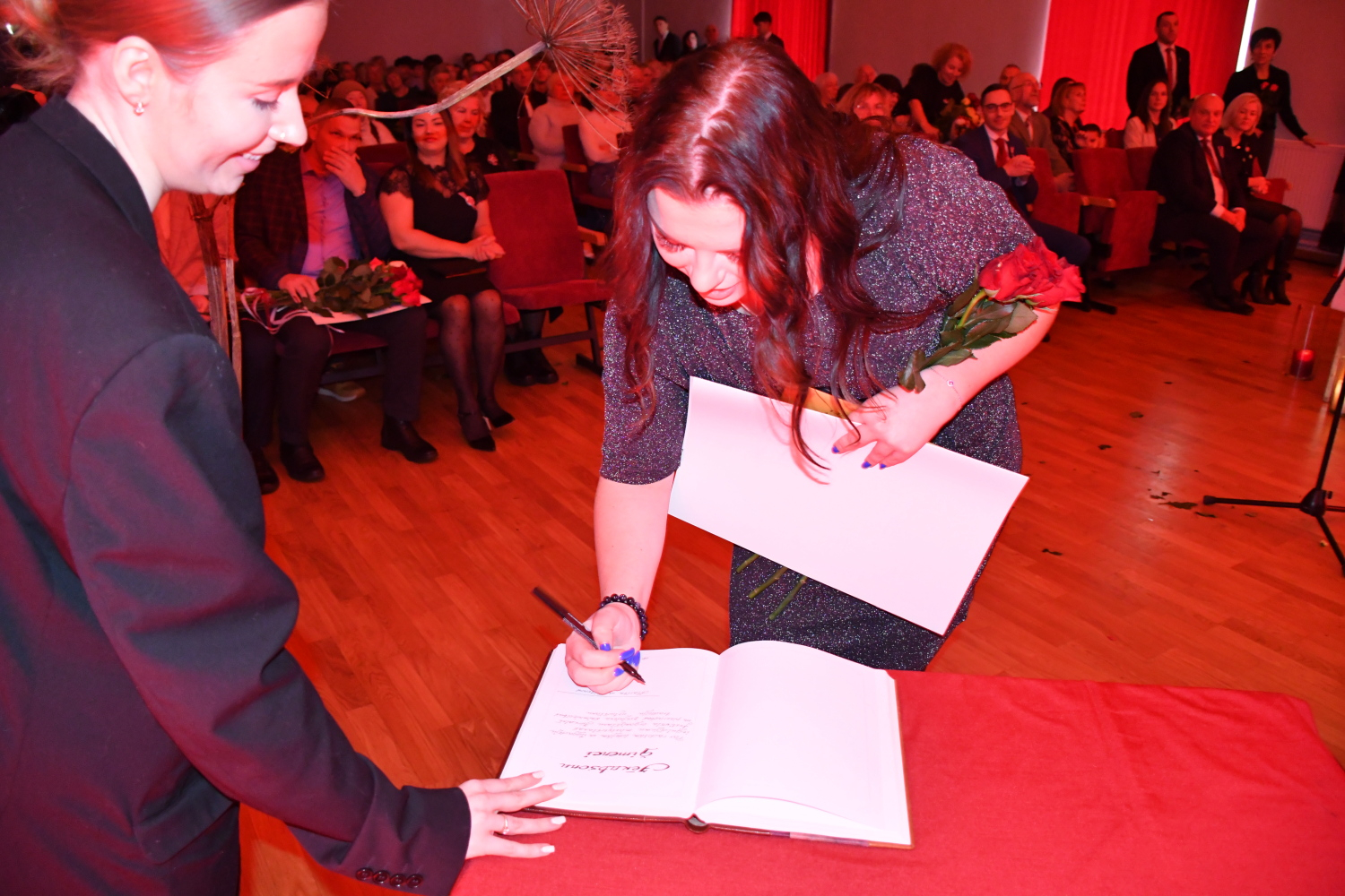 Tiek pasniegts Goda raksts