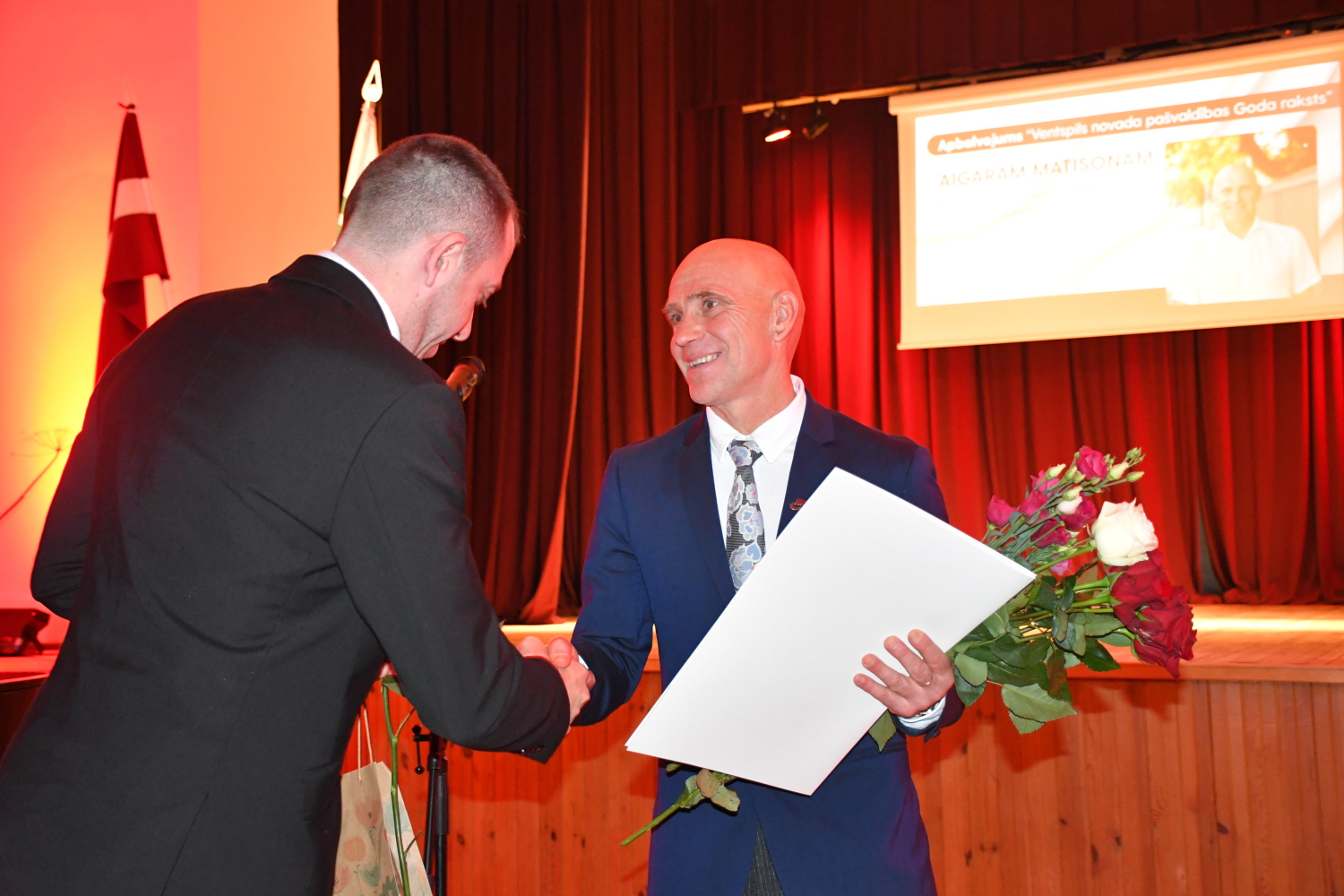 Tiek pasniegts Goda raksts