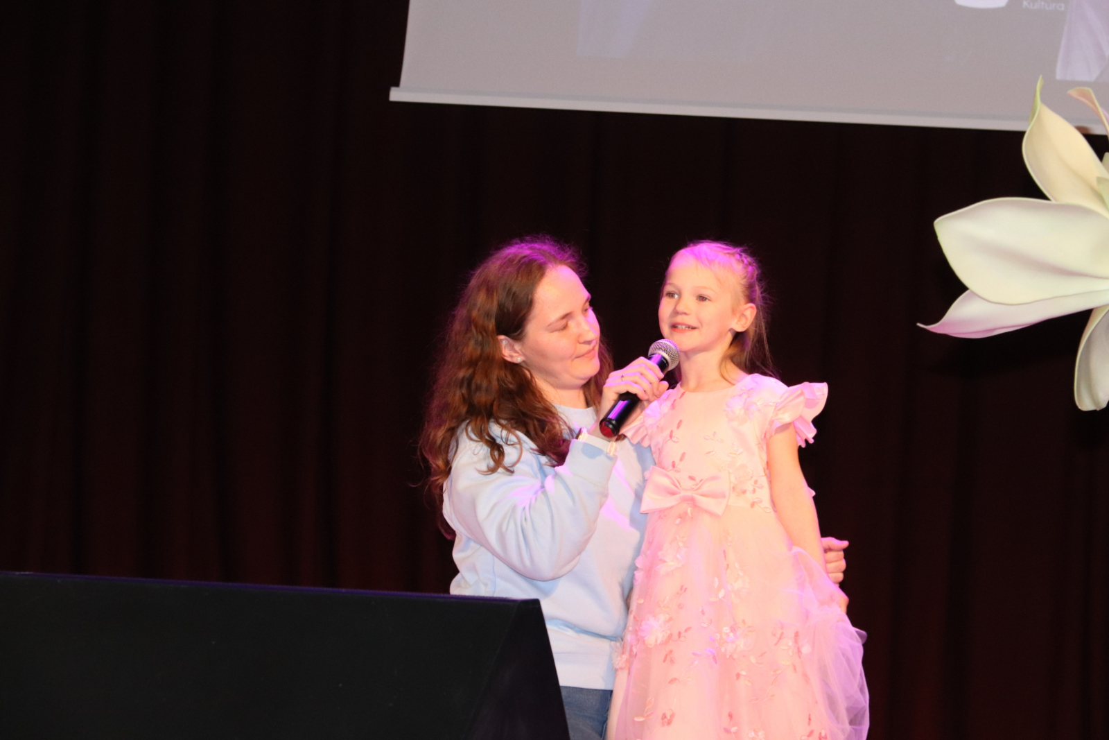 Mazā soliste ar mammu