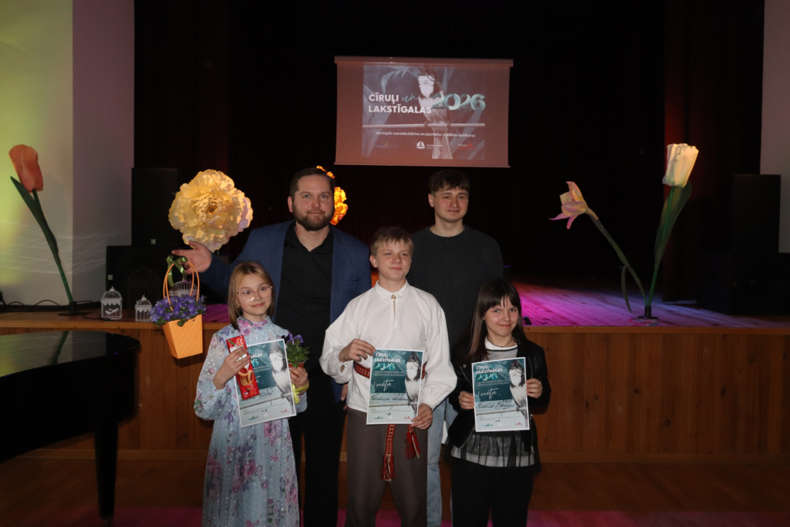 Jaunies solisti ar žūriju