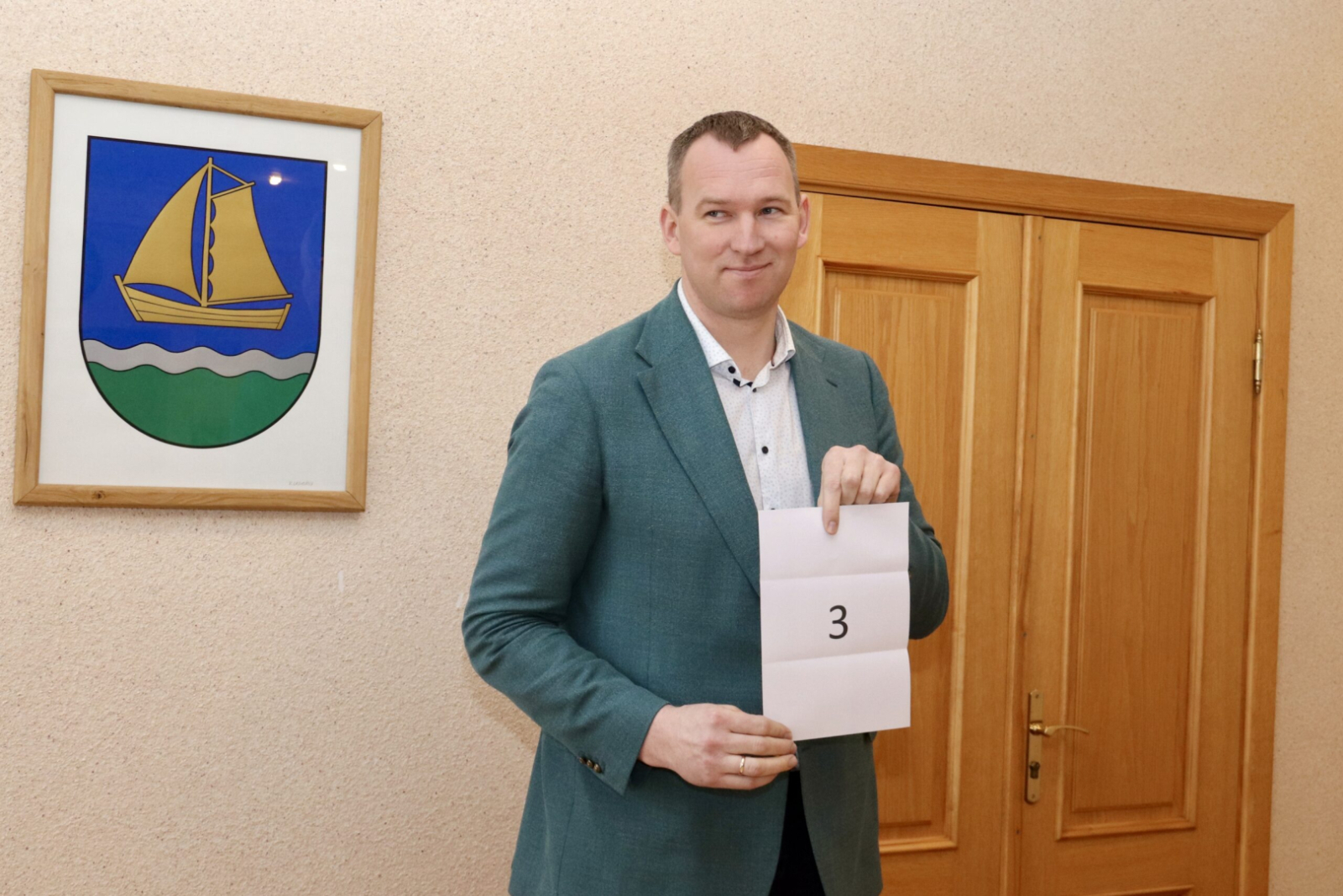 Tiek izlozēti pašvaldību vēlēšanām reģistrēto kandidātu sarakstu numuri