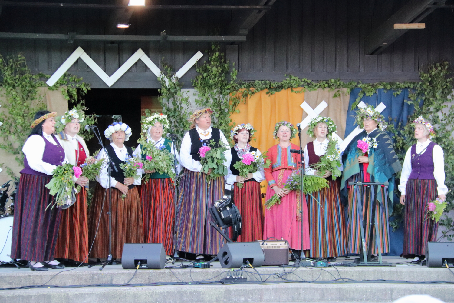 Dzied folkloras kopa