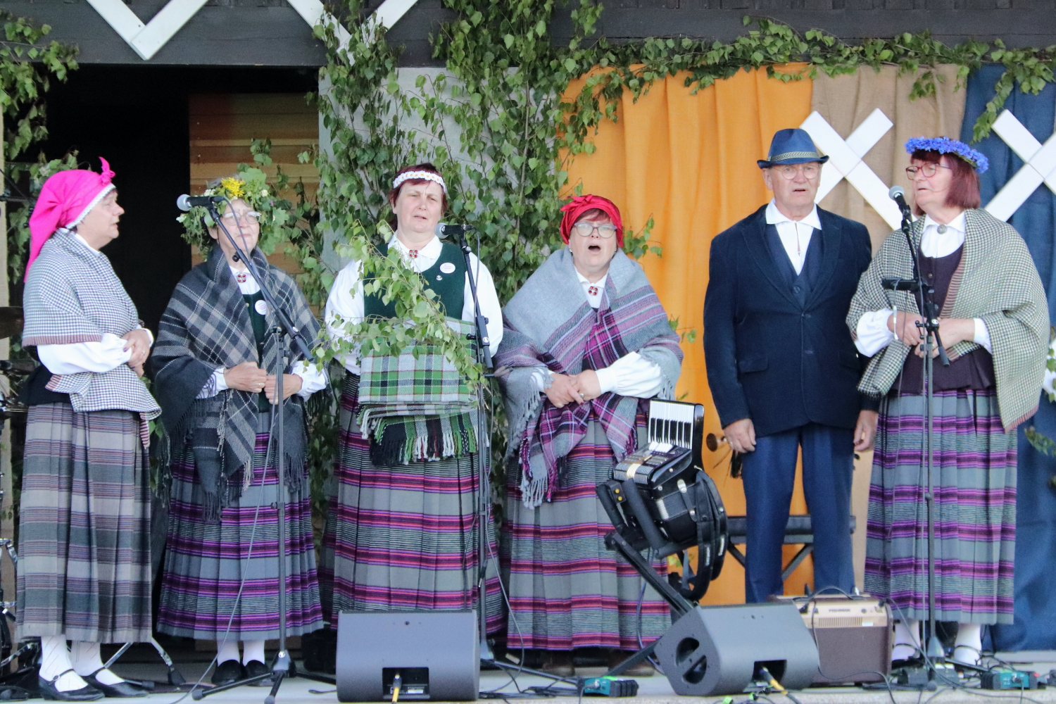 Dzied folkloras kopa