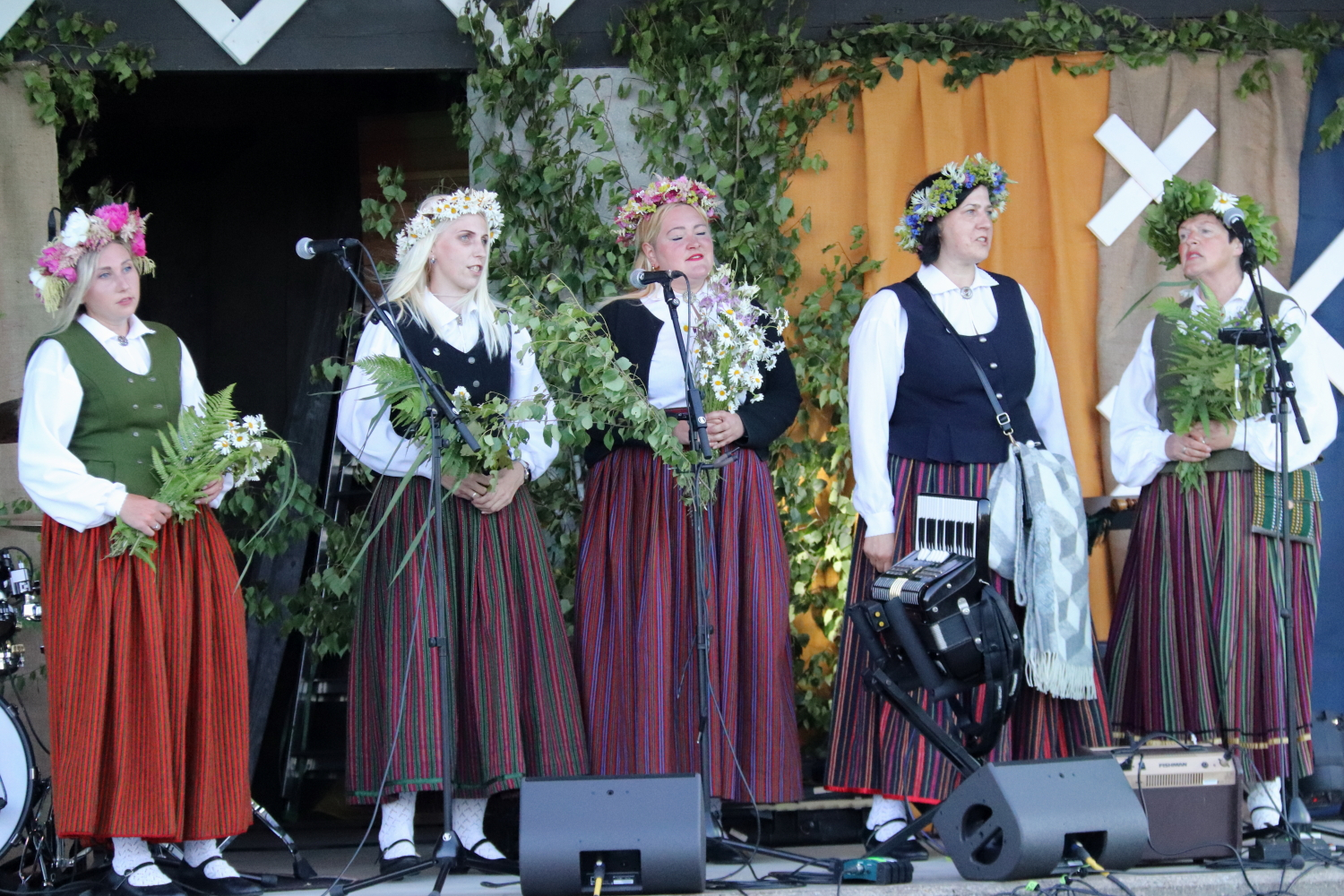 Dzied folkloras kopa