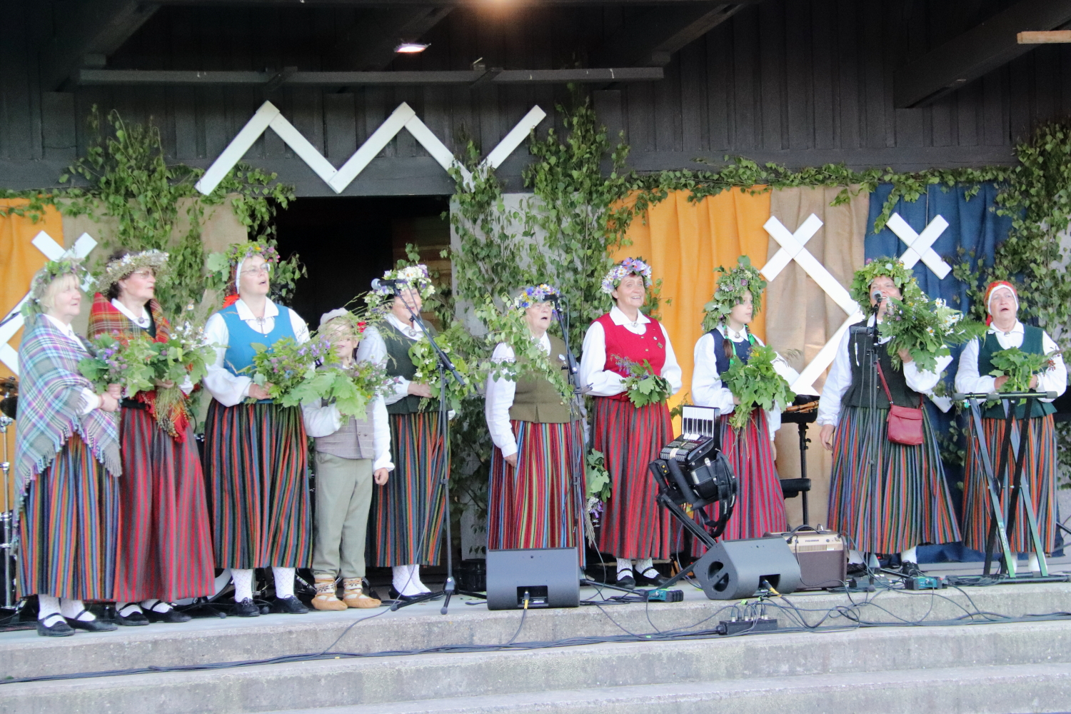 Dzied folkloras kopa